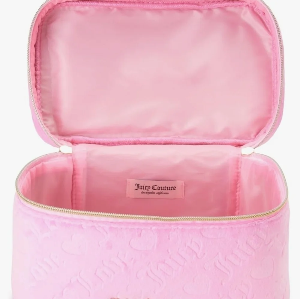 🔹Juicy couture pink velour cosmetics bag travel toiletries train case organizer